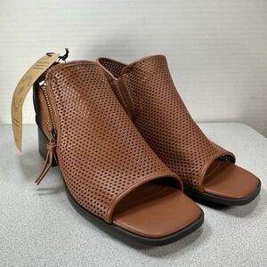 Frye and Co Women's 10M Oasys Open Toe Heeled Sandals Cognac Brown